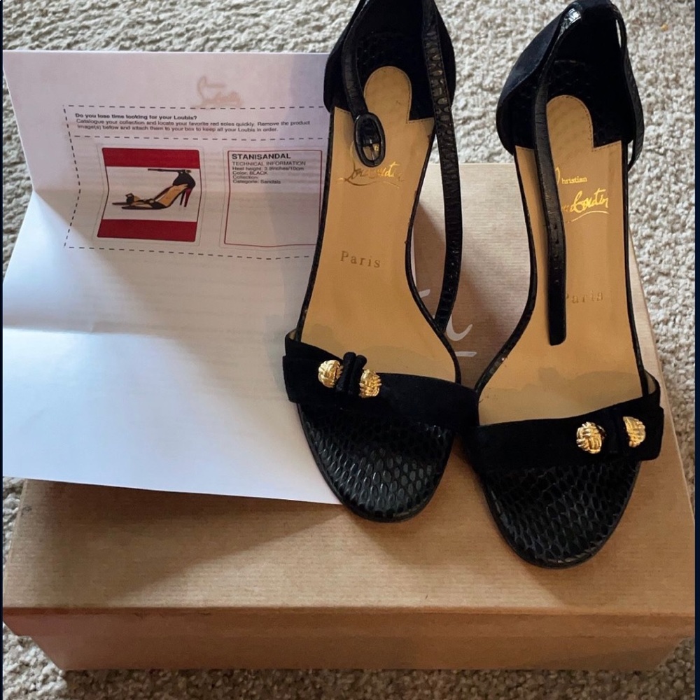 CHRISTIAN LOUBOUTIN (Red Bottoms) size 38.5!